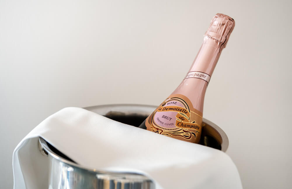 champagne.jpg champagne.jpg